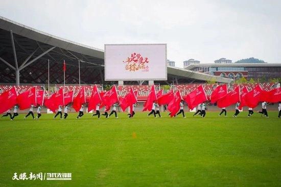 不过在意甲联赛却一直没能进入前四，本赛季目前为止罗马在意甲积分榜落后欧冠区3分。